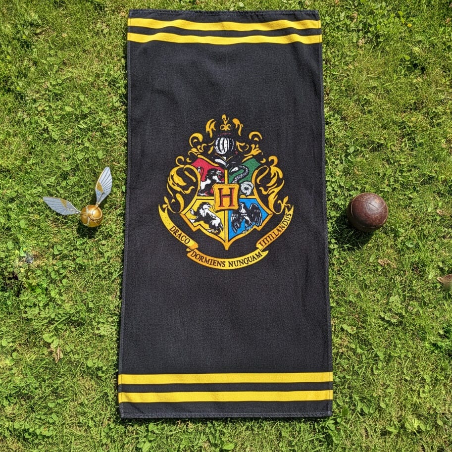 Toalla playera Escudo Hogwarts